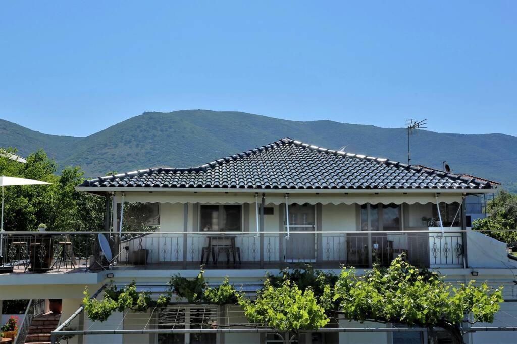 "Elegant & Quiet House" Apartment Igoumenitsa Ngoại thất bức ảnh
