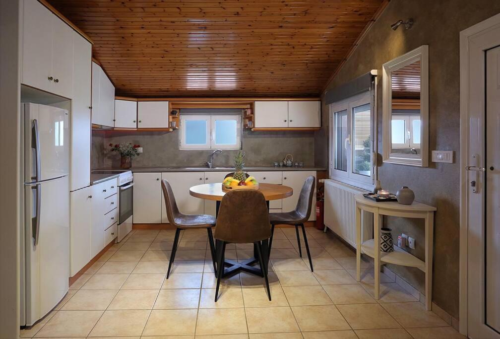 "Elegant & Quiet House" Apartment Igoumenitsa Ngoại thất bức ảnh